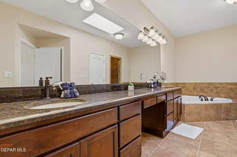 Bath - 617 Wallace Rd, Anthony, NM 88021 photo 1 of 6