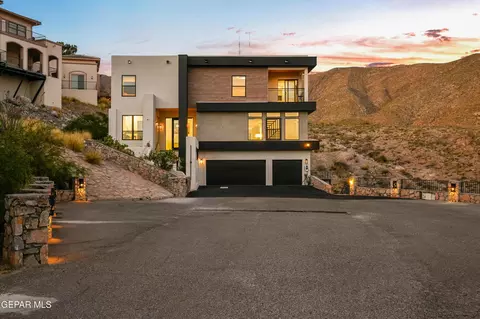 10 Bronze Crest Ln, El Paso, TX 79902