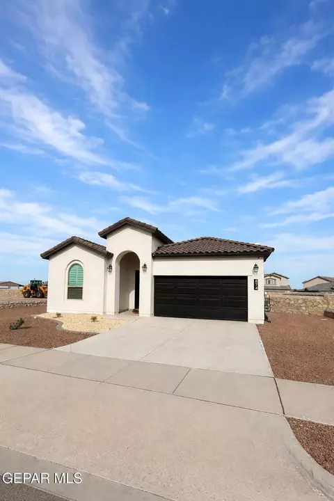 874 Harpendem Dr, El Paso, TX 79928