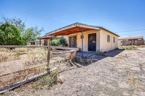 120 Loma Vista Dr, Sunland Park, NM 88063