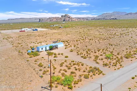 17561 Zonobia Ave, El Paso, TX 79938