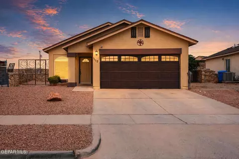 1112 Cielo Bonito Dr, Socorro, TX 79927