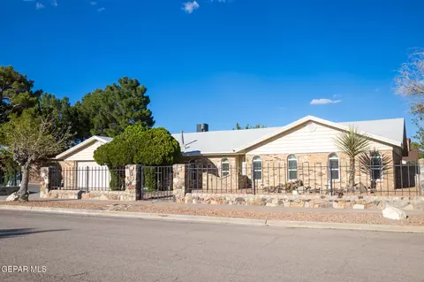 14829 Kingston Rd, Horizon City, TX 79928
