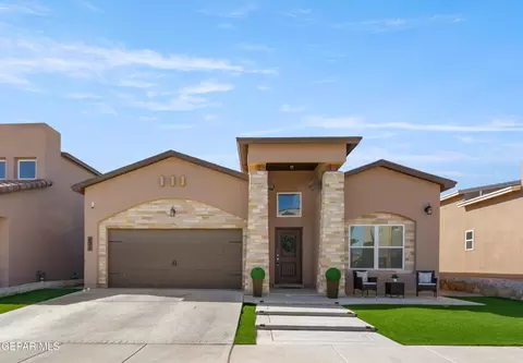621 La Entrada Cir, Santa Teresa, NM 88008