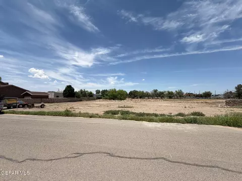 1006 Maximo St, El Paso, TX 79932 photo 4