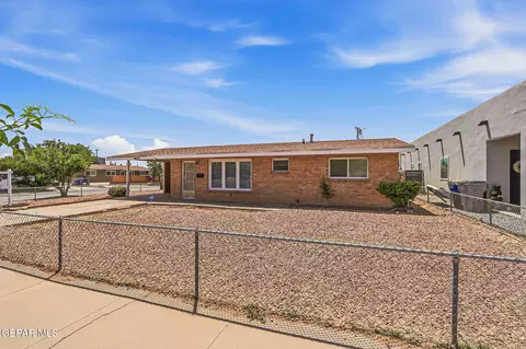 8933 Mount Rushmore Ln, El Paso, TX 79904