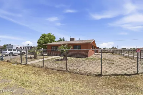496 Telop Rd, El Paso, TX 79927