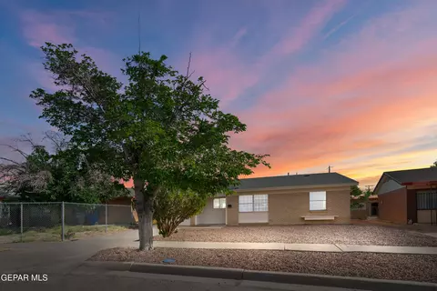 5525 Edmonton Ave, El Paso, TX 79924