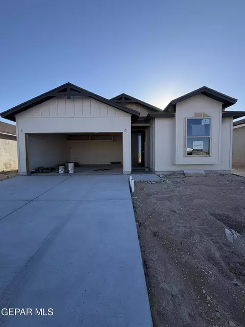 3889 Perspective St, El Paso, TX 79938