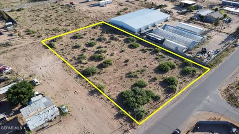 817 Windmill Dr, Chaparral, NM 88081
