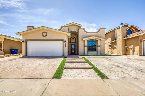 3249 Gold Point Dr, El Paso, TX 79938