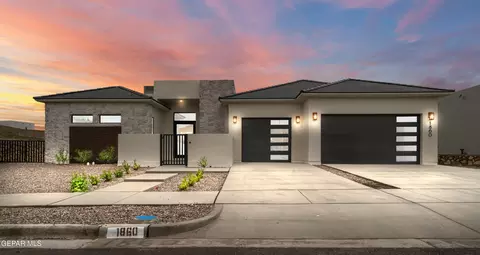 1860 War Path Dr, El Paso, TX 79911