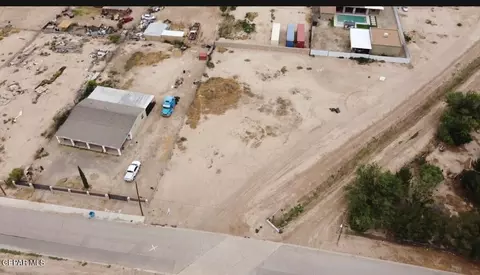 11821 Flor Del Rio St, Socorro, TX 79927