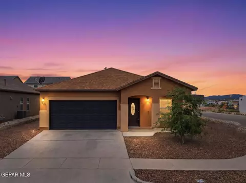 1033 Airship Pl, El Paso, TX 79928
