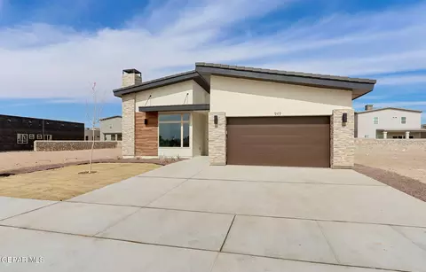 933 Ada Ln, El Paso, TX 79932