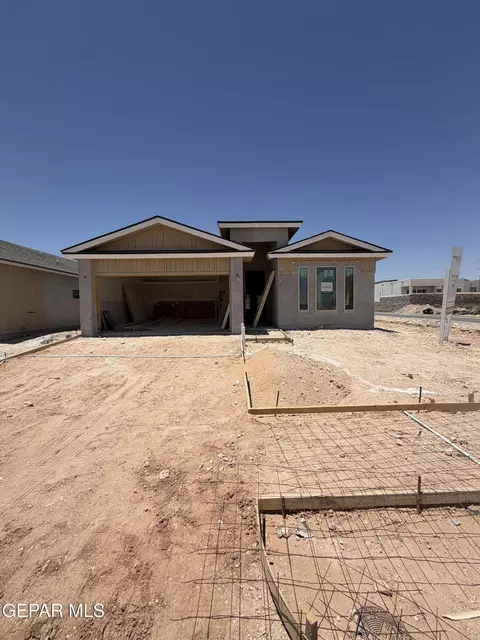 3893 Perspective St, El Paso, TX 79938