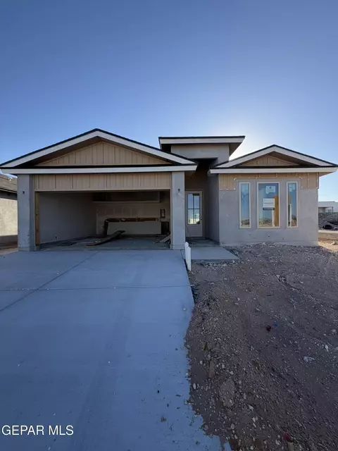 3893 Perspective St, El Paso, TX 79938