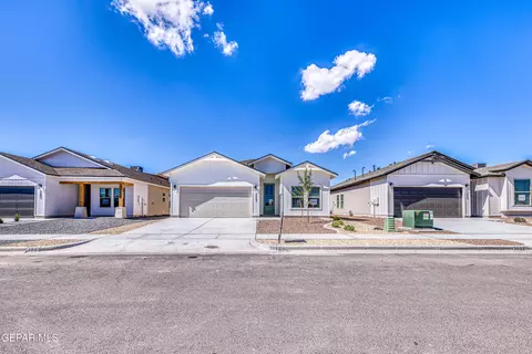 3885 Perspective St, El Paso, TX 79938