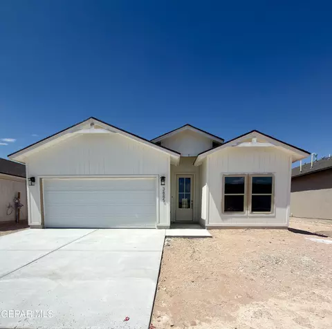 3885 Perspective St, El Paso, TX 79938