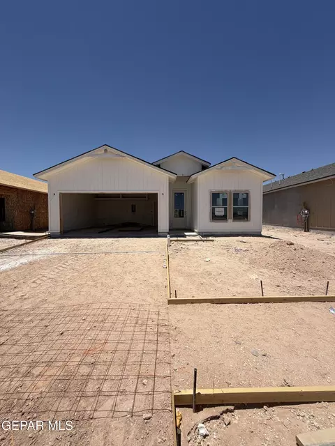 3885 Perspective St, El Paso, TX 79938