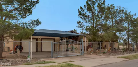 800 Alison Dr, Socorro, TX 79927