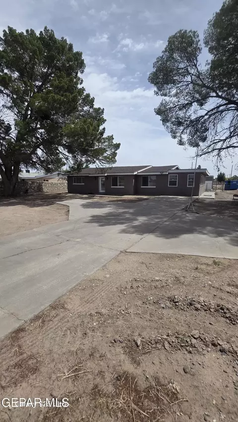 10391 Socorro Rd, Socorro, TX 79927