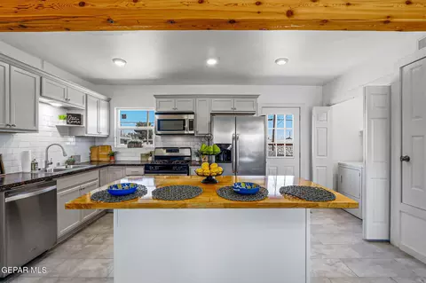 228 Wooldridge Dr, El Paso, TX 79915