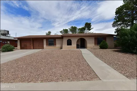 10625 Lakewood Ave, El Paso, TX 79935