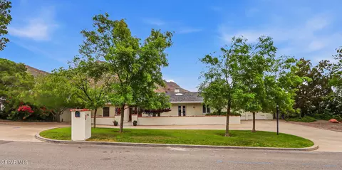 932 Singing Hills Dr, El Paso, TX 79912