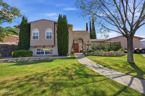 6416 Los Robles Dr, El Paso, TX 79912