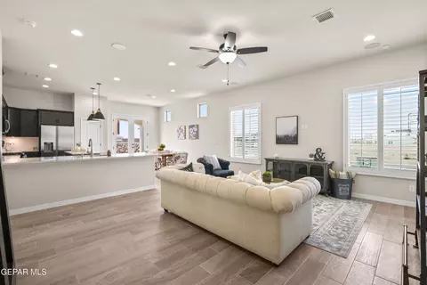 605 Bluegruff St, Horizon City, TX 79928