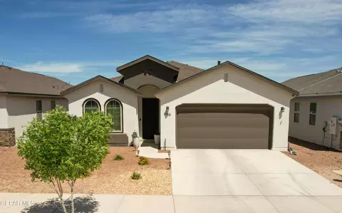 1056 Summer Breeze Pl, Horizon City, TX 79928