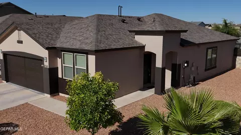 1016 Bombardier Pl, El Paso, TX 79928
