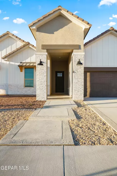 536 Paseo De La Reina St, El Paso, TX 79928