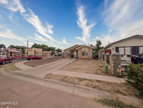 9127 Bur Oak Cir, El Paso, TX 79907
