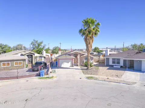 399 Montreal Cir, Socorro, TX 79927