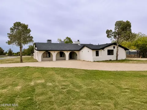 775 W Borderland Rd, El Paso, TX 79932