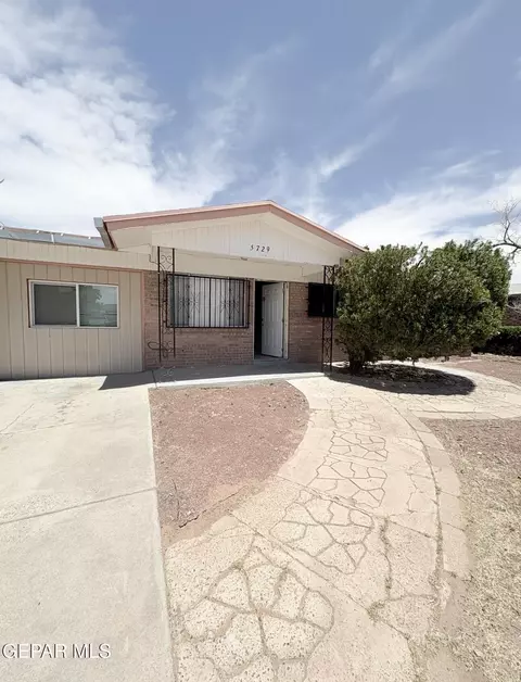 5729 Sweetwater Dr, El Paso, TX 79924