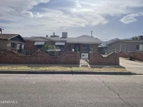 8401 Mount Whitney Dr, El Paso, TX 79904