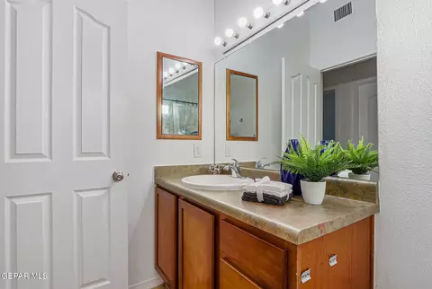 Bath - 680 Sequeiros Ct, El Paso, TX 79932 photo 6 of 6