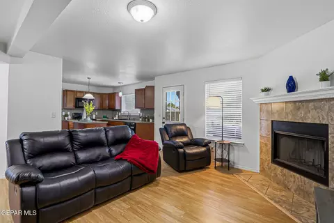 Living - 680 Sequeiros Ct, El Paso, TX 79932 photo 3 of 5