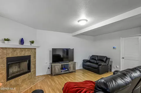Living - 680 Sequeiros Ct, El Paso, TX 79932 photo 5 of 5