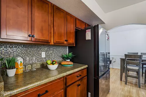 Kitchen - 680 Sequeiros Ct, El Paso, TX 79932 photo 1 of 10