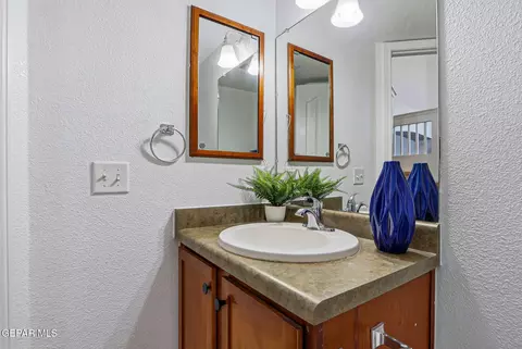 Bath - 680 Sequeiros Ct, El Paso, TX 79932 photo 2 of 6