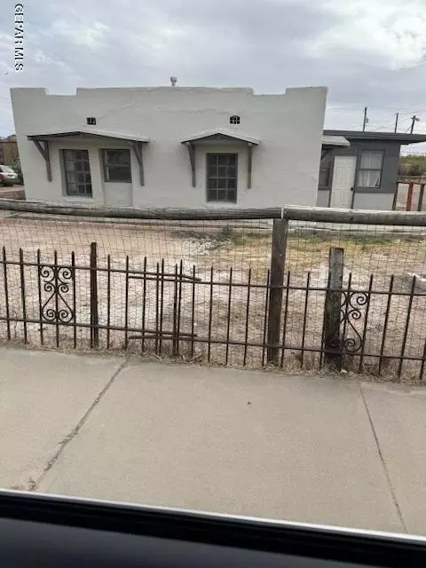 660 Mauer Rd, El Paso, TX 79915