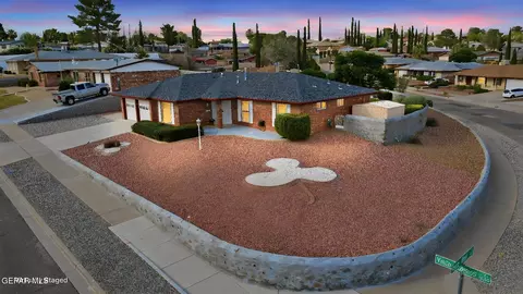 10713 Vista Lomas Dr, El Paso, TX 79935