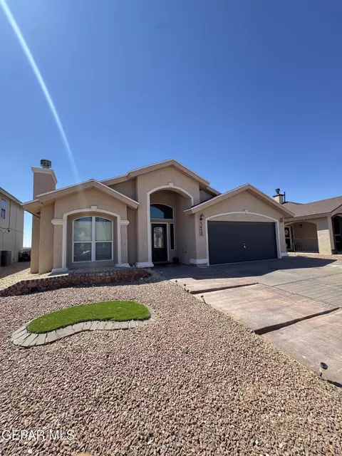 5452 Santiago Roque Dr, El Paso, TX 79934