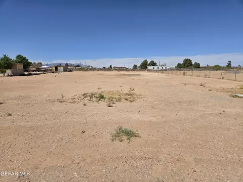 821 Tumbleweed Ct, Chaparral, NM 88081