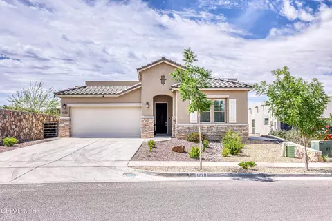 1820 War Path Dr, El Paso, TX 79911
