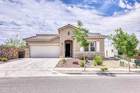 1820 War Path Dr, El Paso, TX 79911